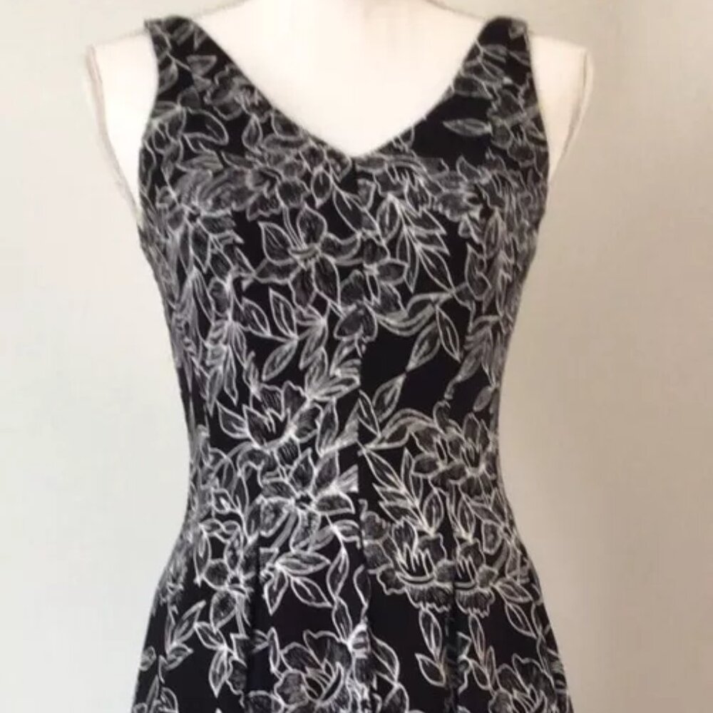 Ralph Lauren Women Dress size 2 Black & White Flower
